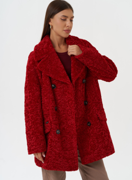 Яркое двубортное пальто с английским воротником