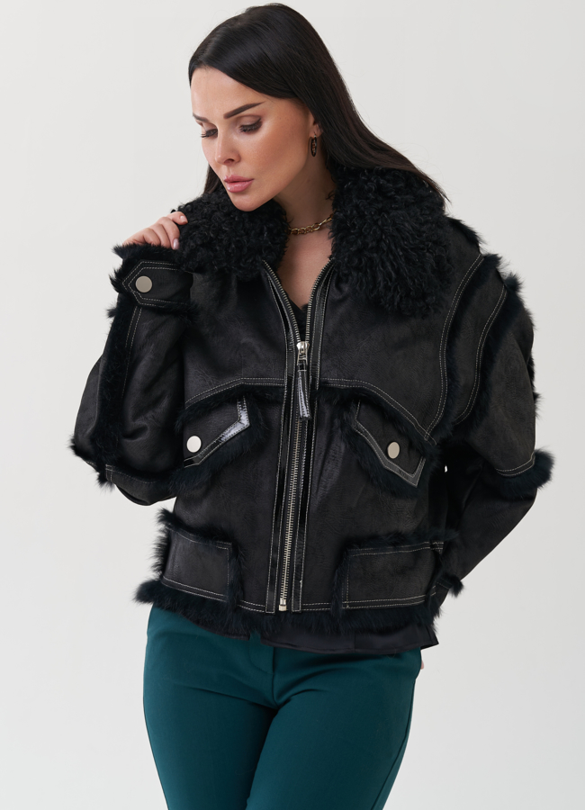 Куртка черного цвета с отложным воротником модель № 25548 меха малина