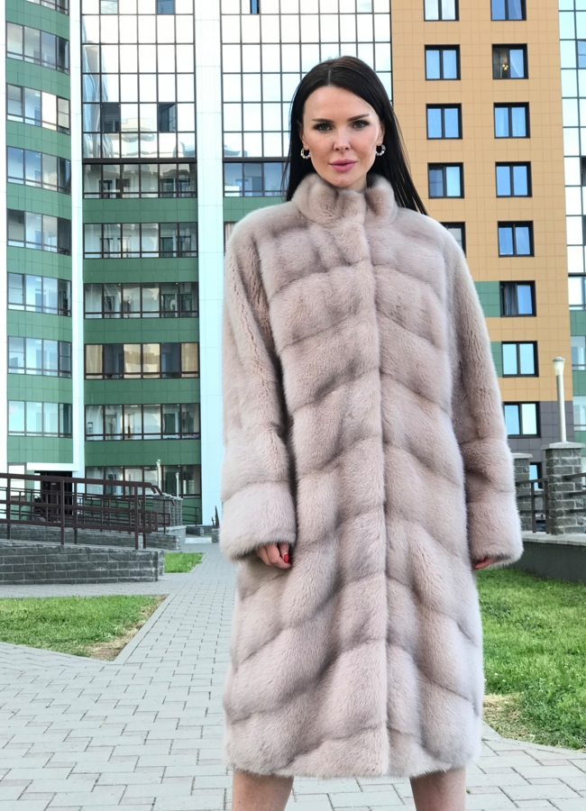 Норковая шуба в цвете пудра модель № 381 С меха малина