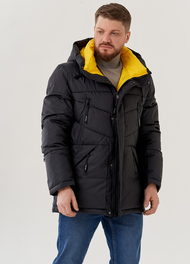 Пуховик мужской черного цвета с капюшоном  модель № 79622 меха малина