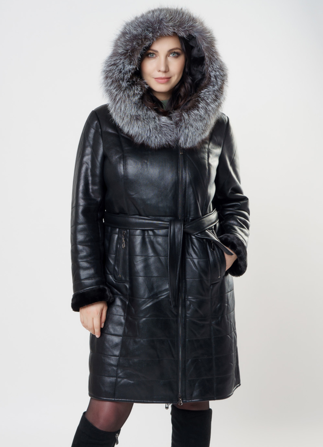 Дубленка из эко кожи черного цвета с капюшоном и отделкой из чернобурки модель № 16608 в рассрочку