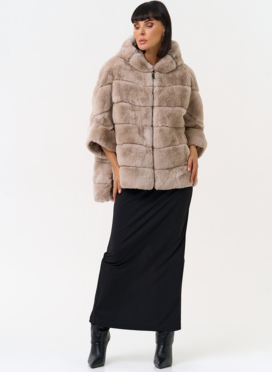 Короткая шуба из меха кролика с капюшоном Короткая шуба из меха кролика с капюшоном