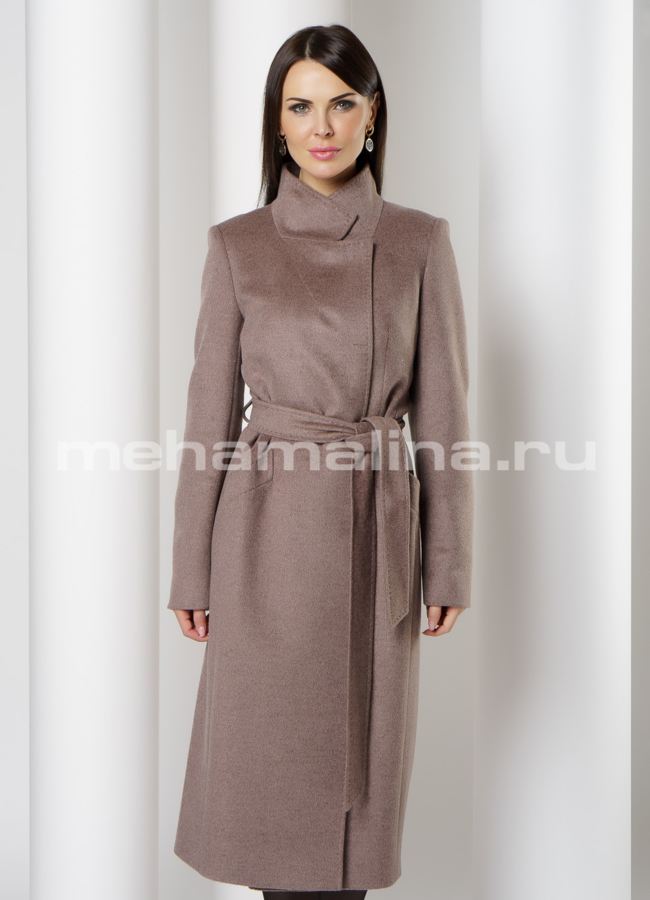 Пальто приталенное на кнопках, воротник стойка, цвет капучино модель № 2649ПД2913 меха малина