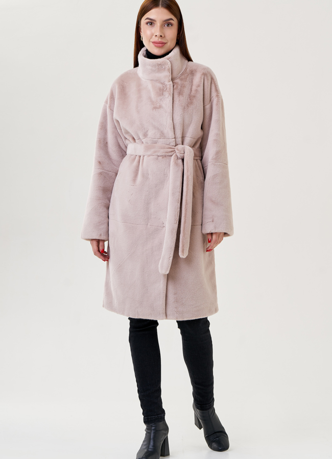 Женское пальто из искусственного меха бежевого цвета  модель № 23536 в рассрочку