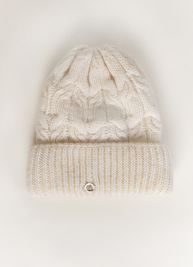 Женская шапка в молочном цвете модель № 9528 в кредит