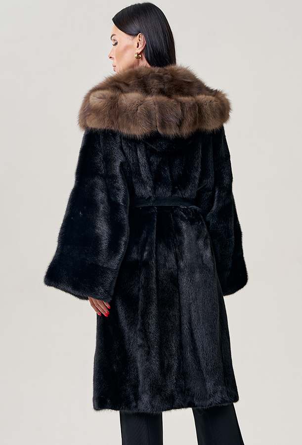Женская шуба с капюшоном из куницы модель № 23096 в кредит