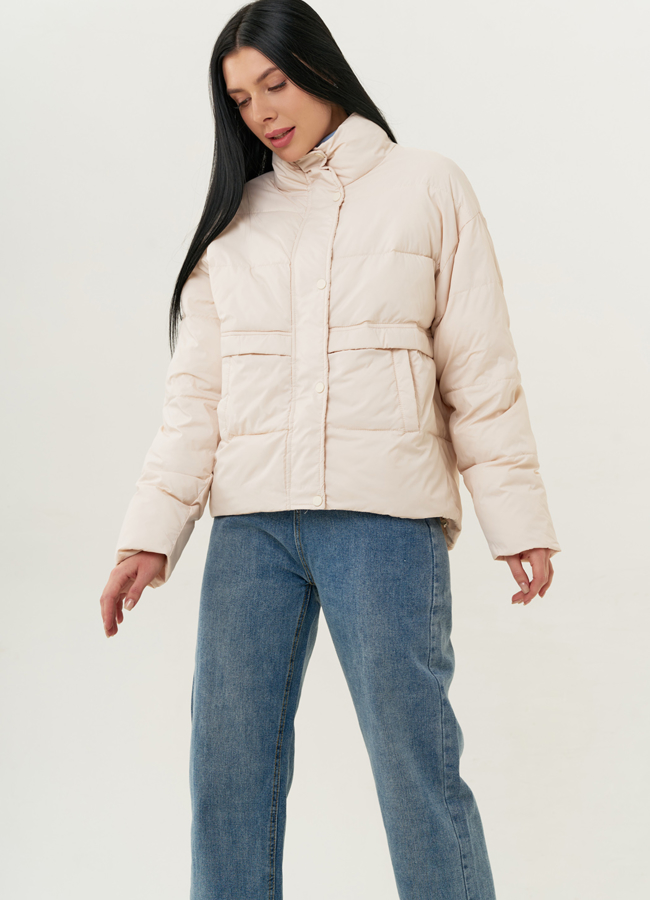 Женская утепленная куртка светло-бежевого цвета модель № 22400 универмаг малина