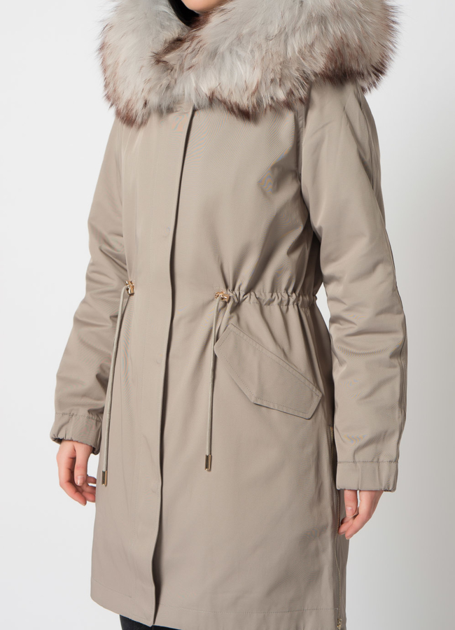 Женская парка с енотом модель № 18066 в рассрочку