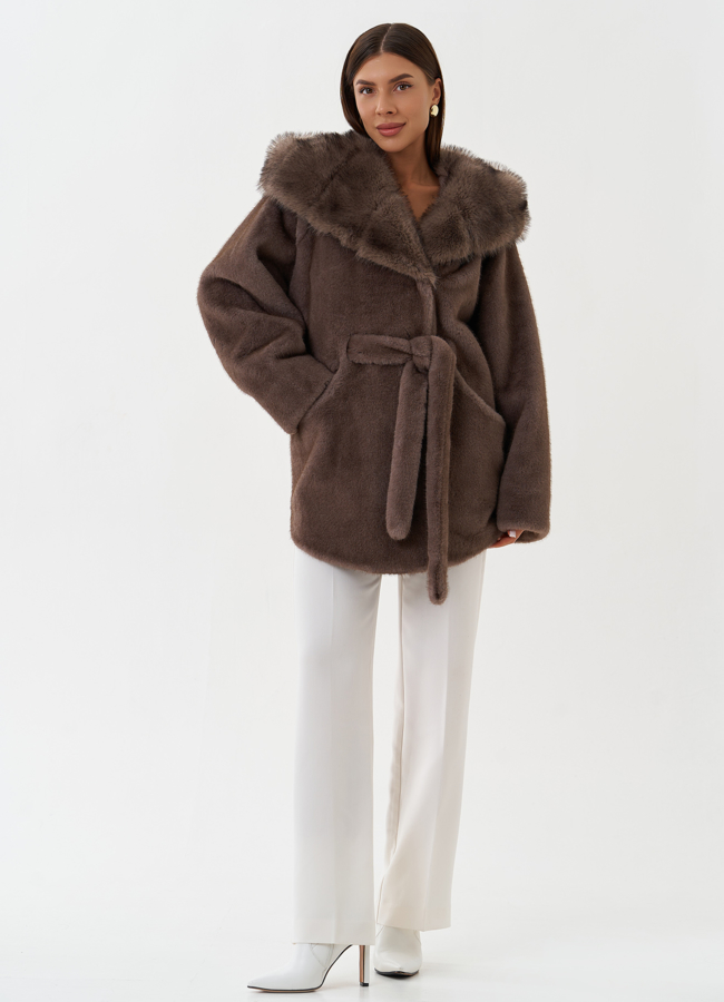 Оверсайз шуба из эко меха с капюшоном модель № 28648 в рассрочку