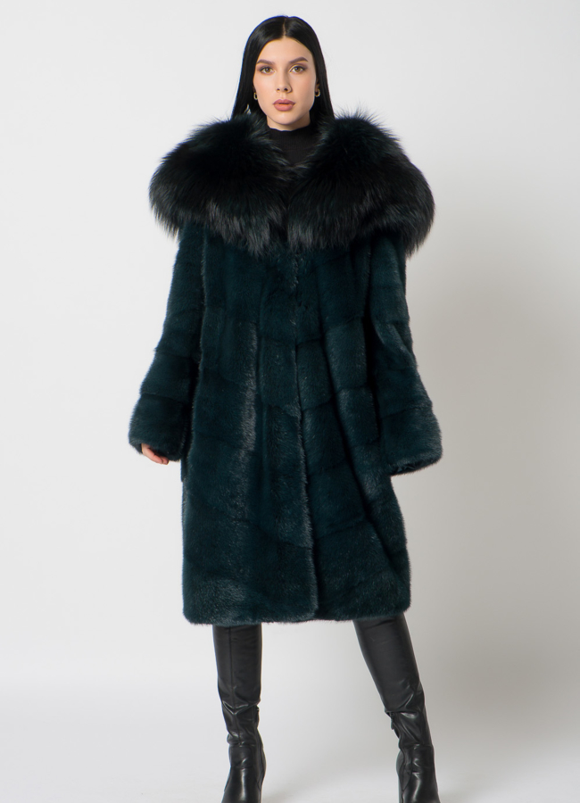 фото Шуба из норки зеленого цвета с капюшоном модель № 1406