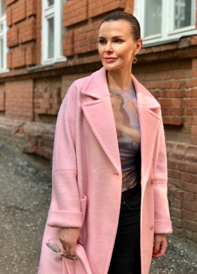 Женское пальто в розовом цвете модель № 5506 меха малина