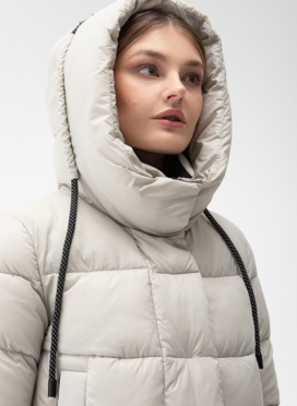 Пуховик женский с капюшоном 