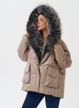 Пуховик из эко кожи с капюшоном из эко меха 