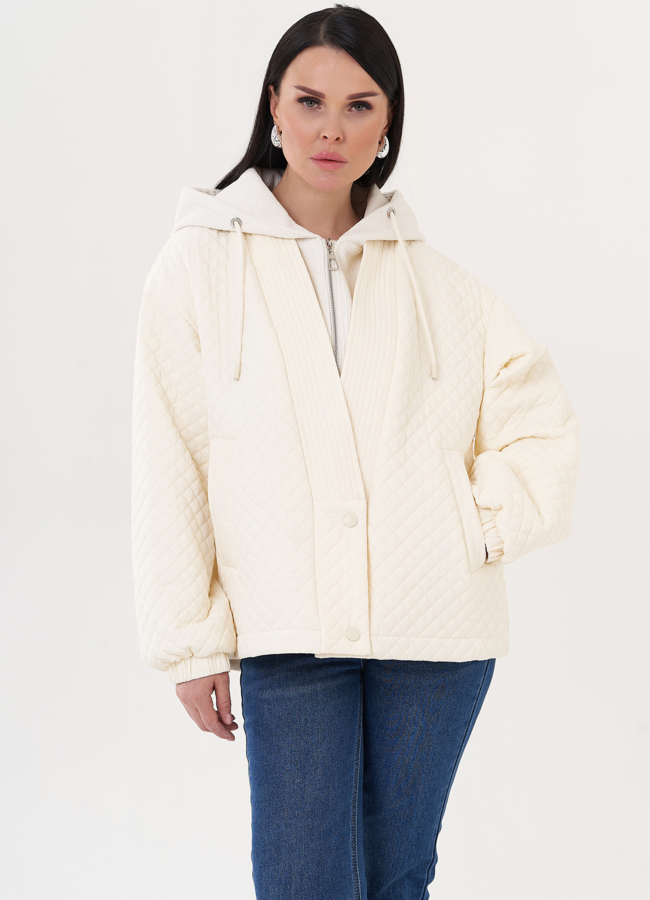 Светлая куртка с капюшоном модель № 27003 меха малина