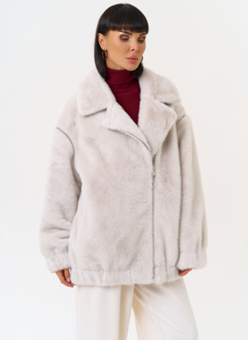 Женский бомбер из эко меха со съемными рукавами Женский бомбер из эко меха со съемными рукавами