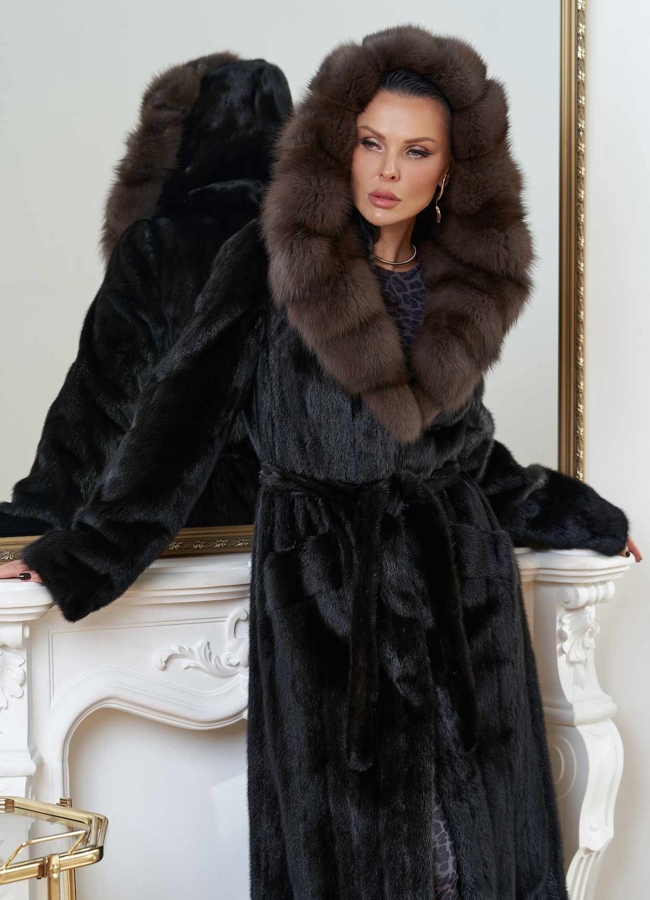 Шуба из норки с капюшоном из меха куницы модель № 28023 универмаг малина