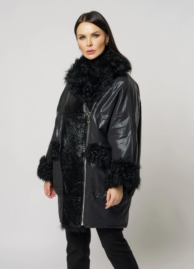 Двусторонний пуховик oversize с отделкой из козлика  модель № 221 меха малина