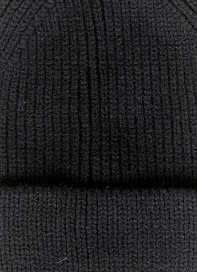 фото Черная шапка мужская  модель № 10976