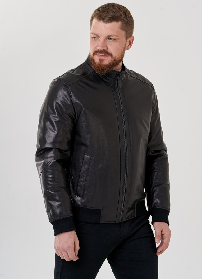 Куртка мужская черного цвета из натуральной кожи модель № 22305 меха малина