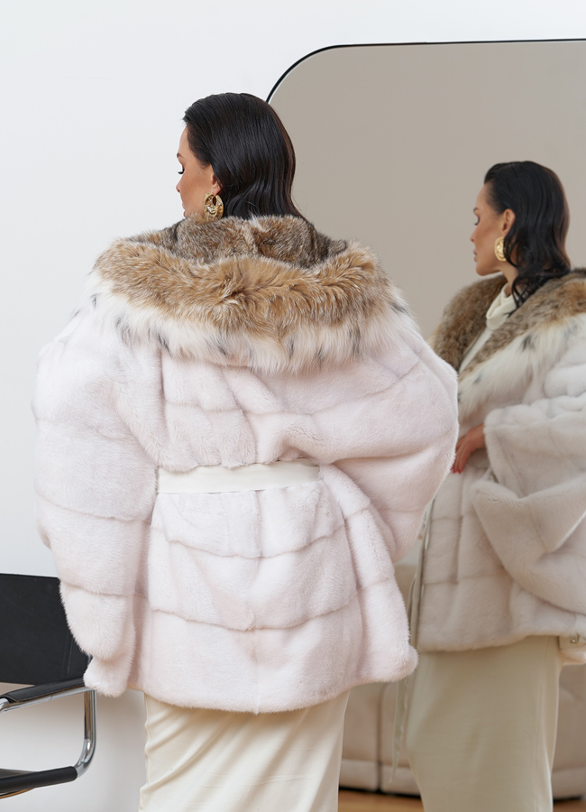 Короткая светлая шуба с рысью модель № 81033 в кредит