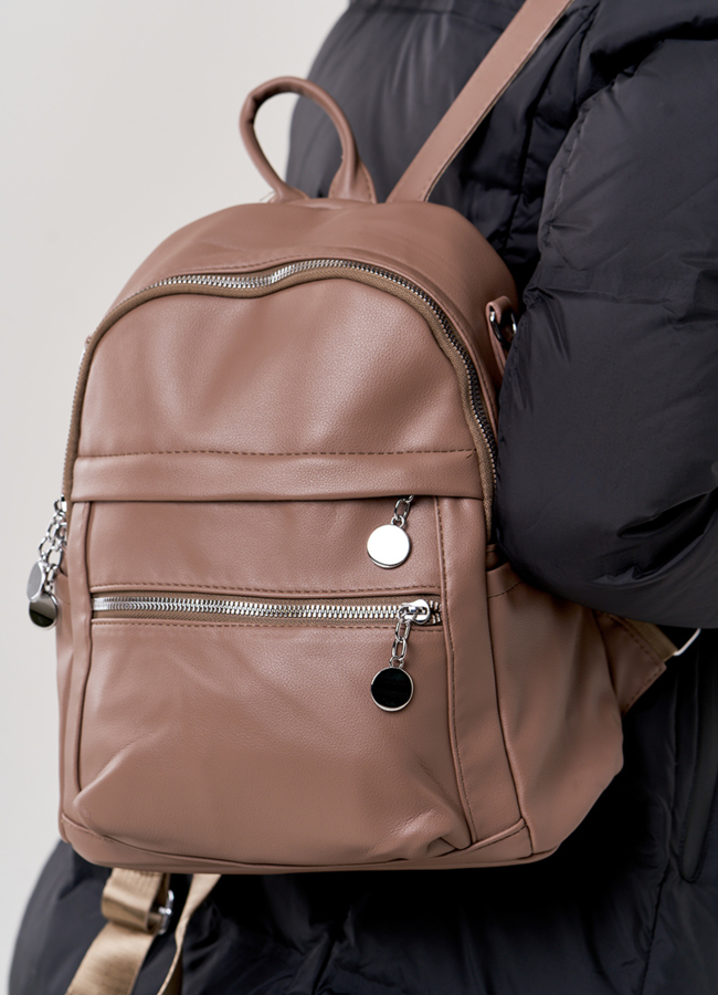 Рюкзак женский бежевого цвета модель № M-1 в рассрочку