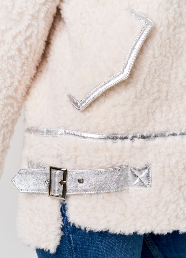 Белая куртка из овечьей шерсти модель № 18406 в рассрочку