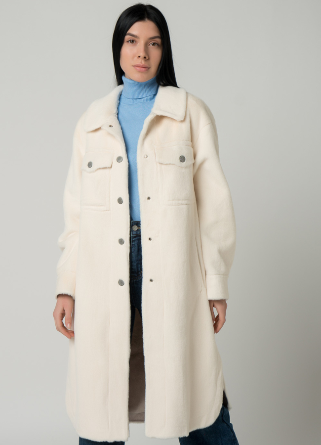 Женское пальто-рубашка белого цвета модель № 22436 в рассрочку