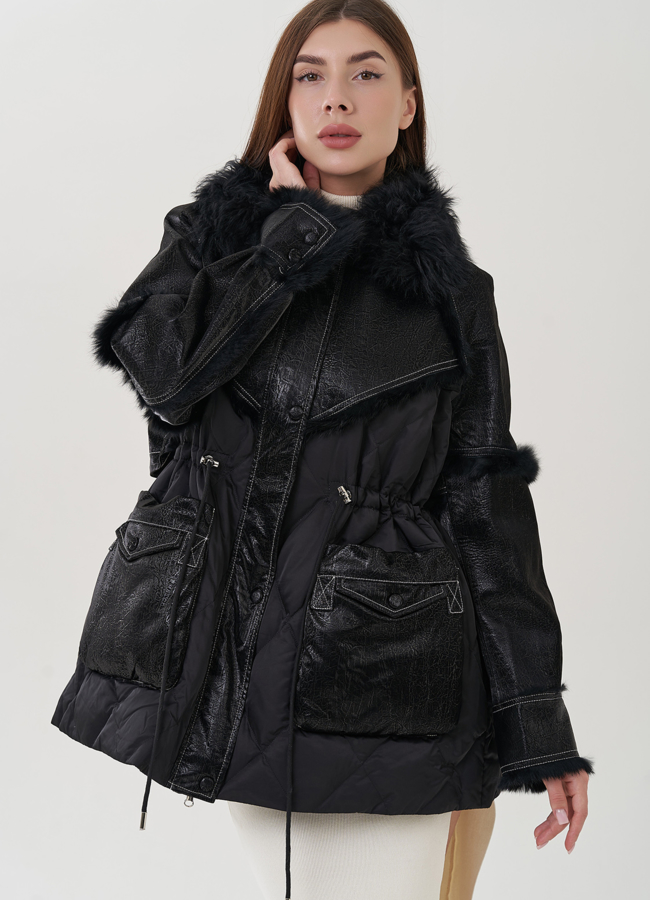 Полупальто черного цвета с мехом кролика  модель № 82201 в рассрочку