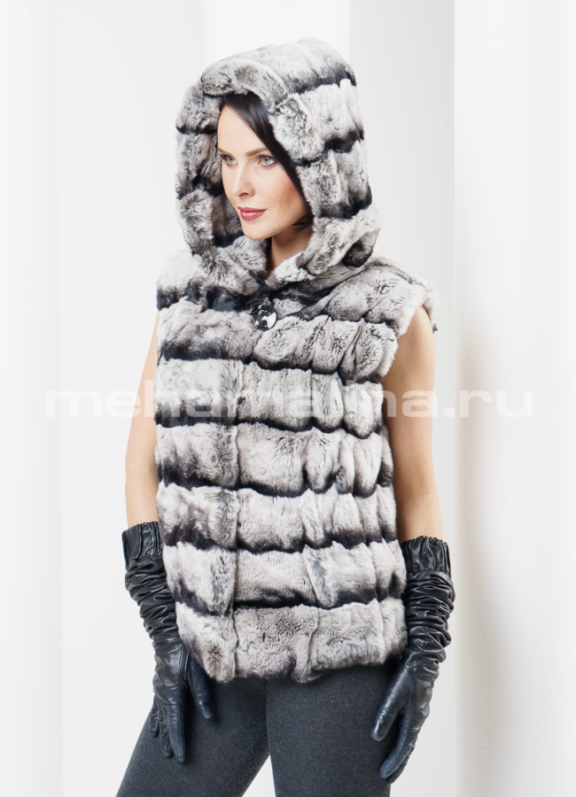 фото Меховой жилет с капюшоном 