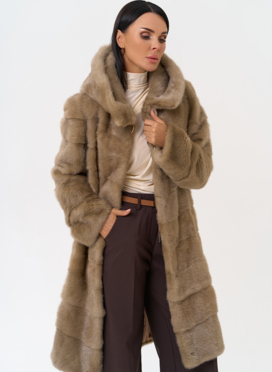 Шуба из норки бежевого цвета