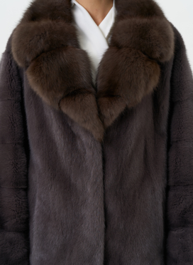 Куртка из меха норки с английским воротником из меха куницы
