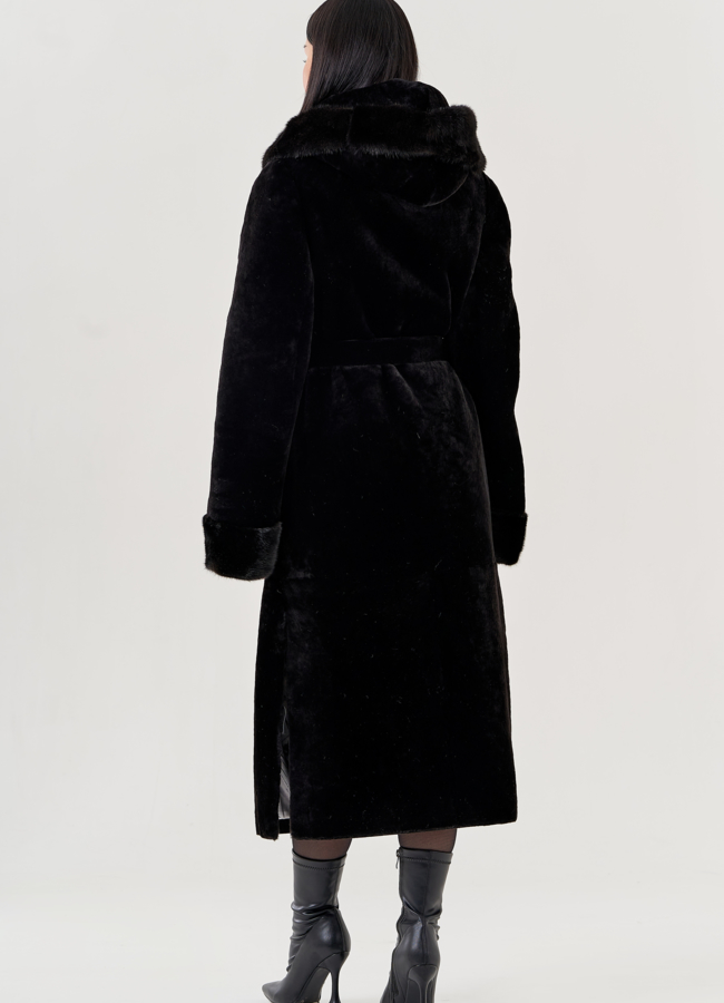 Шуба из овчины с капюшоном  модель № 77717 универмаг малина