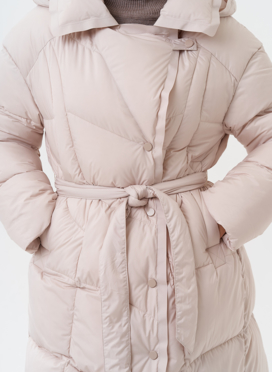 Женский пуховик с капюшоном 