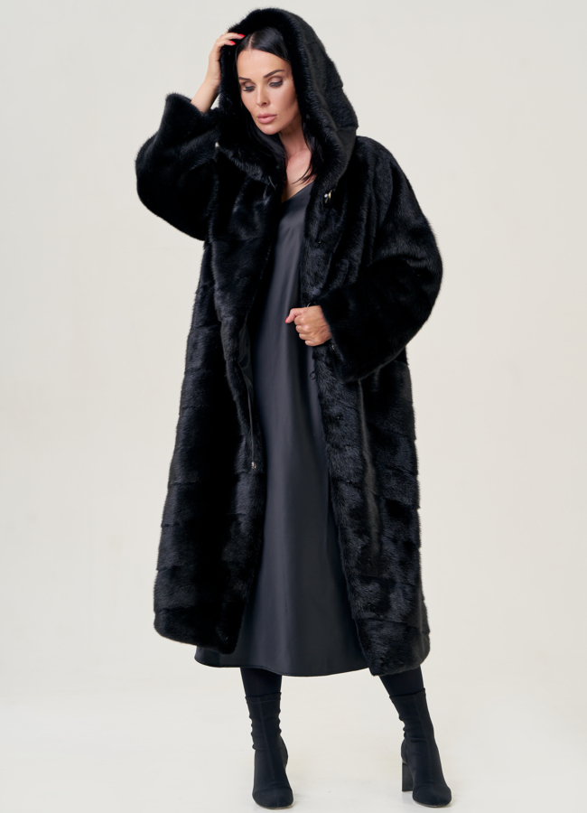 Норковая шуба оверсайз с капюшоном в черном цвете модель № 23086 универмаг малина