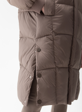 Женский пуховик с капюшоном 