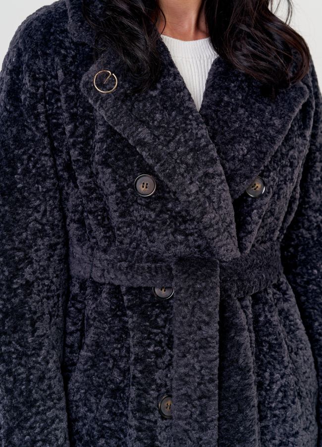 Пальто из эко меха в сером цвете модель № 21378 универмаг малина