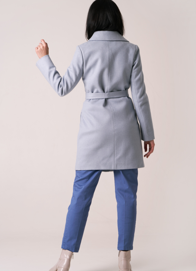 фото Женское пальто в голубом цвете модель № 8888