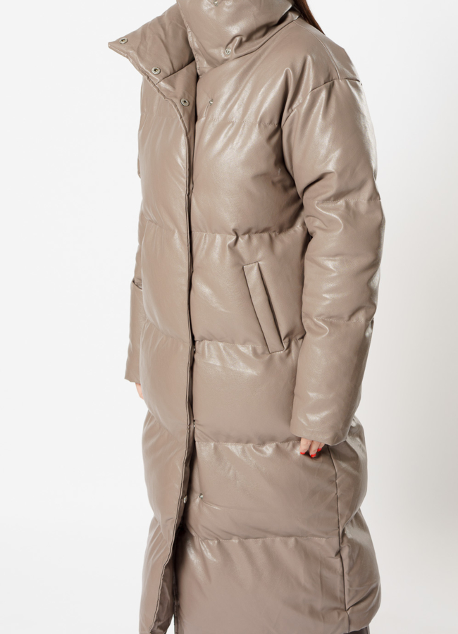 Пальто женское из экокожи бежевого цвета модель № 718-1 универмаг малина