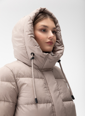 Женский пуховик с капюшоном 