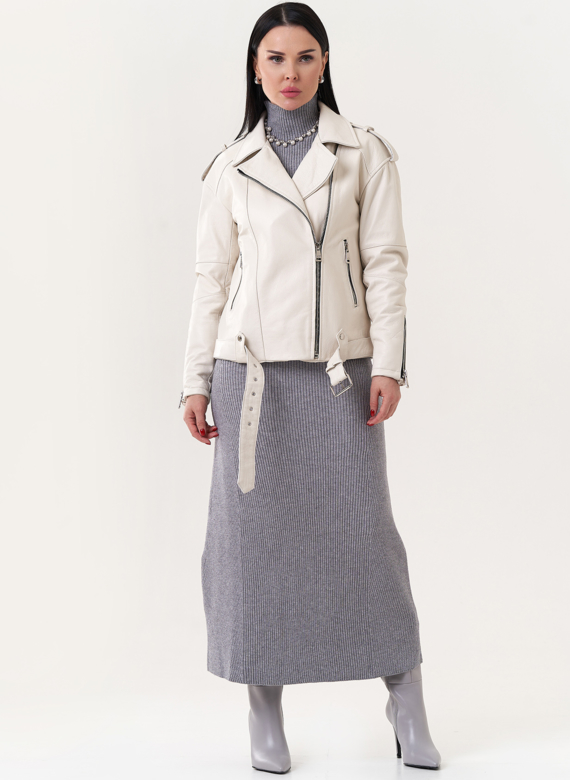 Светлая кожаная куртка 