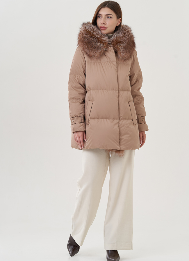 Женский зимний пуховик бежевого цвета модель № 25726 в рассрочку