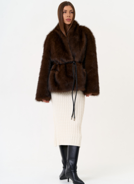 Женская шуба из эко меха с поясом Женская шуба из эко меха с поясом