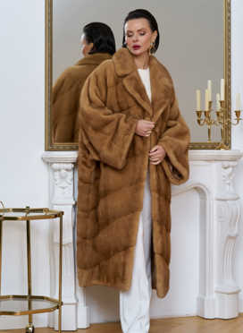 Женская шуба из меха норки с английским воротником