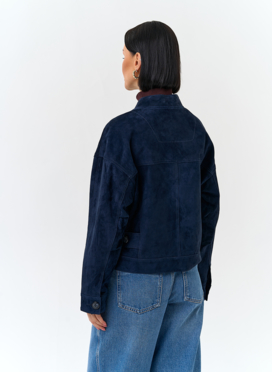 Женская куртка из натуральной замши синего цвета