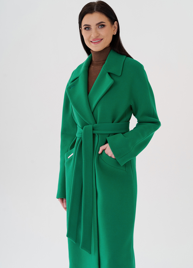 Длинное женское пальто в зеленом цвете модель № 24293 меха малина