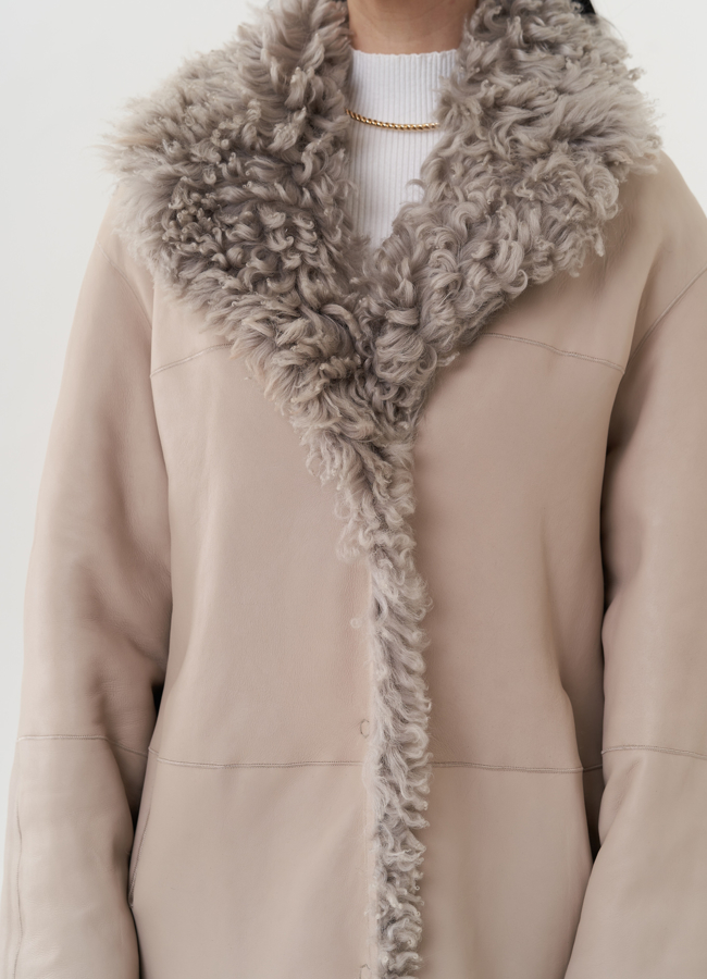 Двухсторонняя натуральная дубленка модель № 26829 универмаг малина