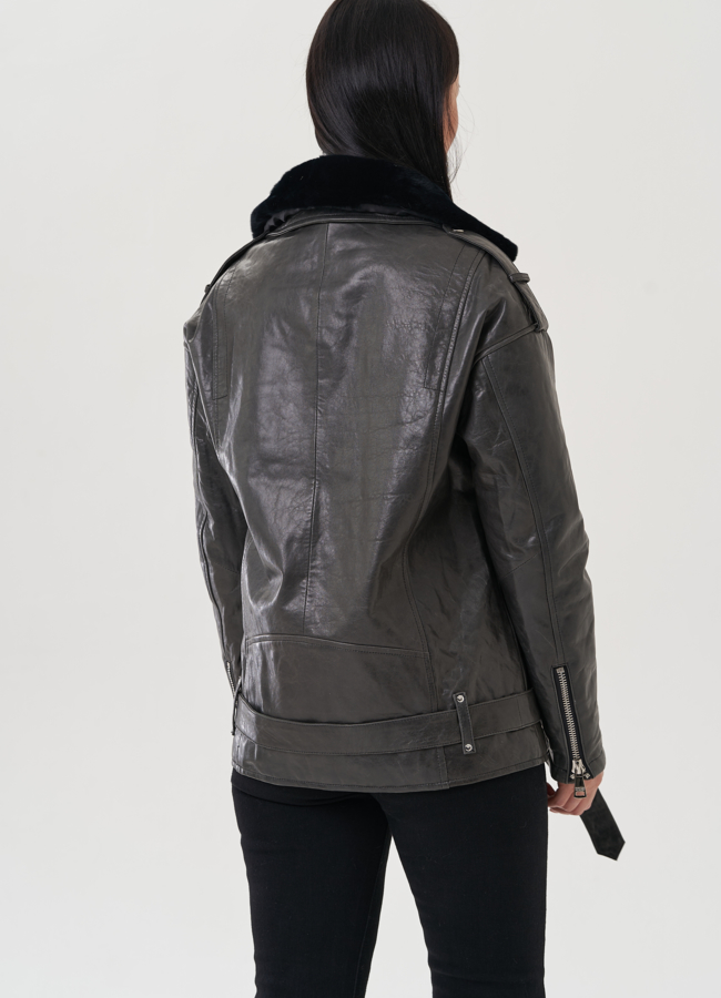 Кожаная куртка серого цвета с английским воротником модель № 25464 в кредит Кожаная куртка серого цвета с английским воротником модель № 25464 в кредит