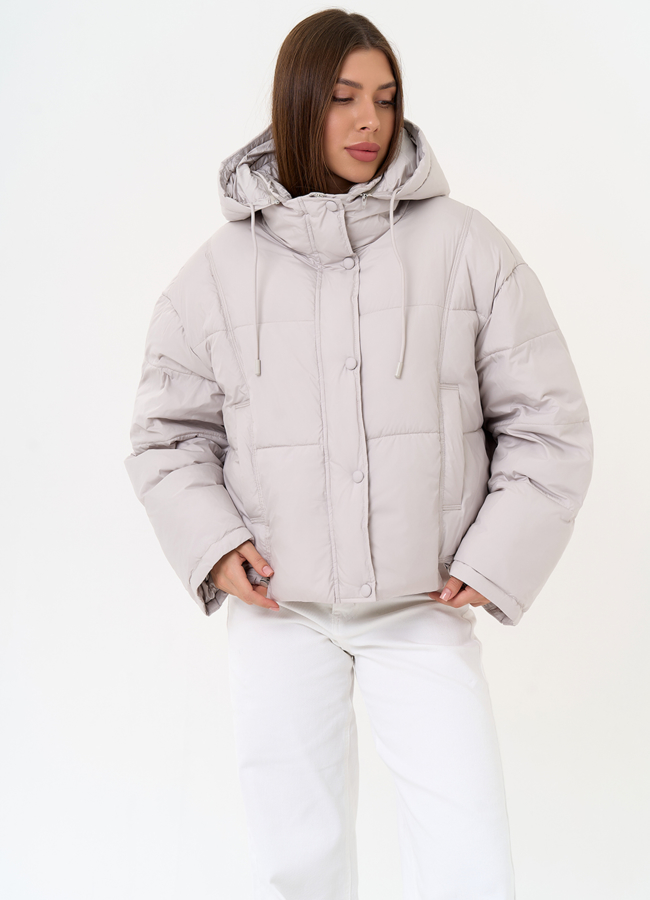 фото Женский короткий пуховик с капюшоном модель № 31579 фото Женский короткий пуховик с капюшоном модель № 31579