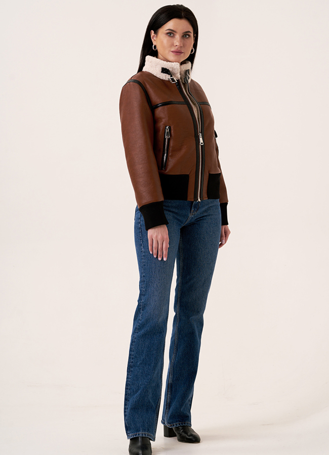 Укороченная искусственная дубленка на молнии со стойкой модель № 2051 универмаг малина