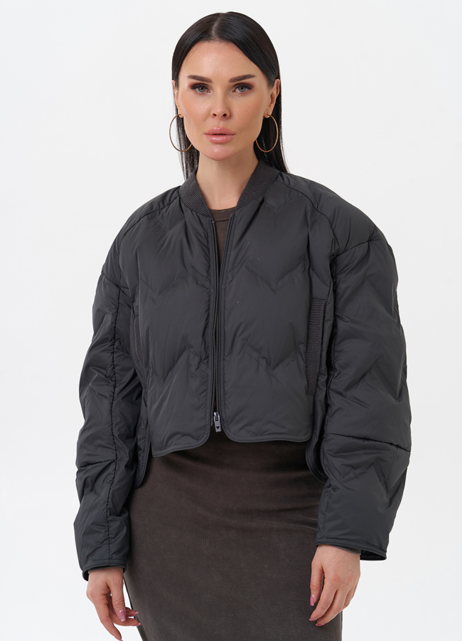 Короткая женская куртка на утеплителе модель № 29886 в рассрочку